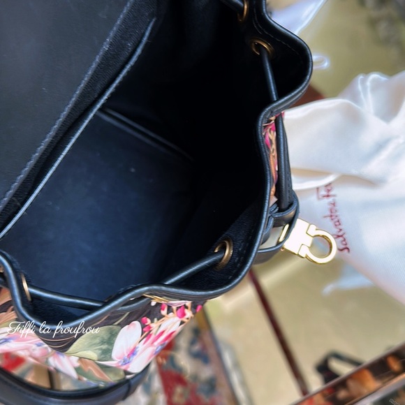 Authentic Salvatore Ferragamo wallet and backpack - Picture 8 of 16